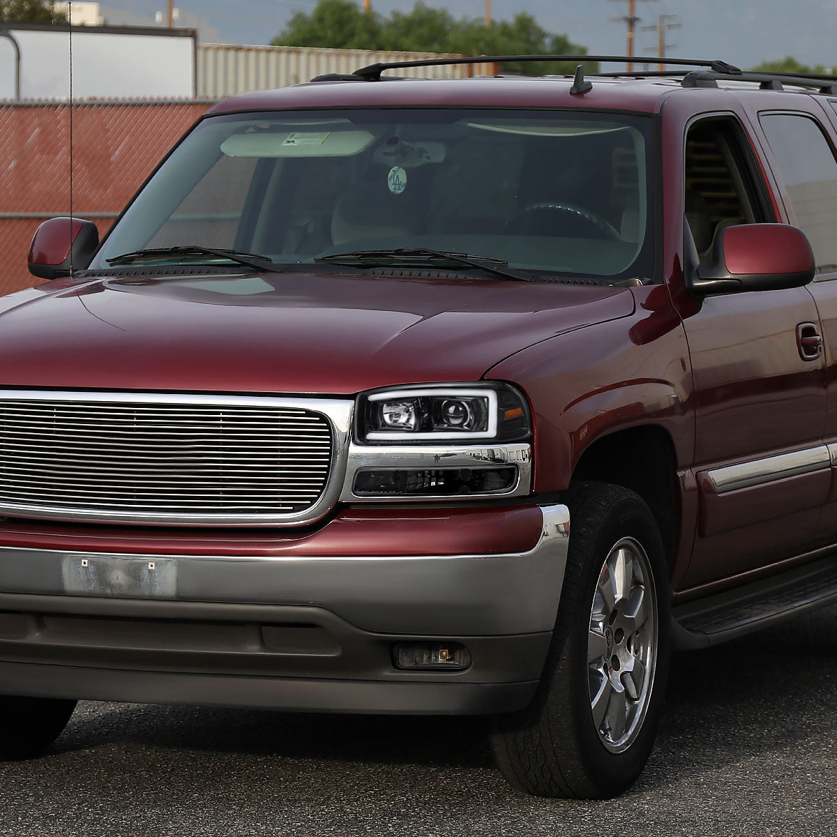 Spec-D 00-06 Yukon Denali LED Bar Projector Headlights Black