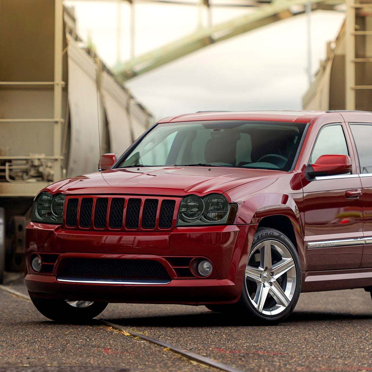 Spec-D 05-07 Jeep Grand Cherokee OE Style Chrome/ Smoked Headlights