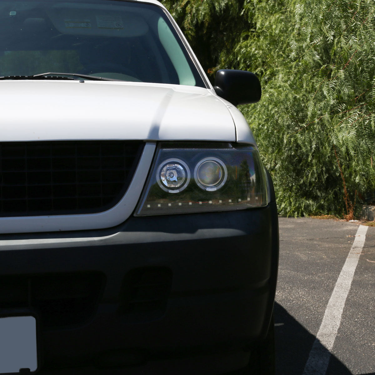 Spec-D 02-05 Ford Explorer Dual Halo Projector Headlights Strip Black