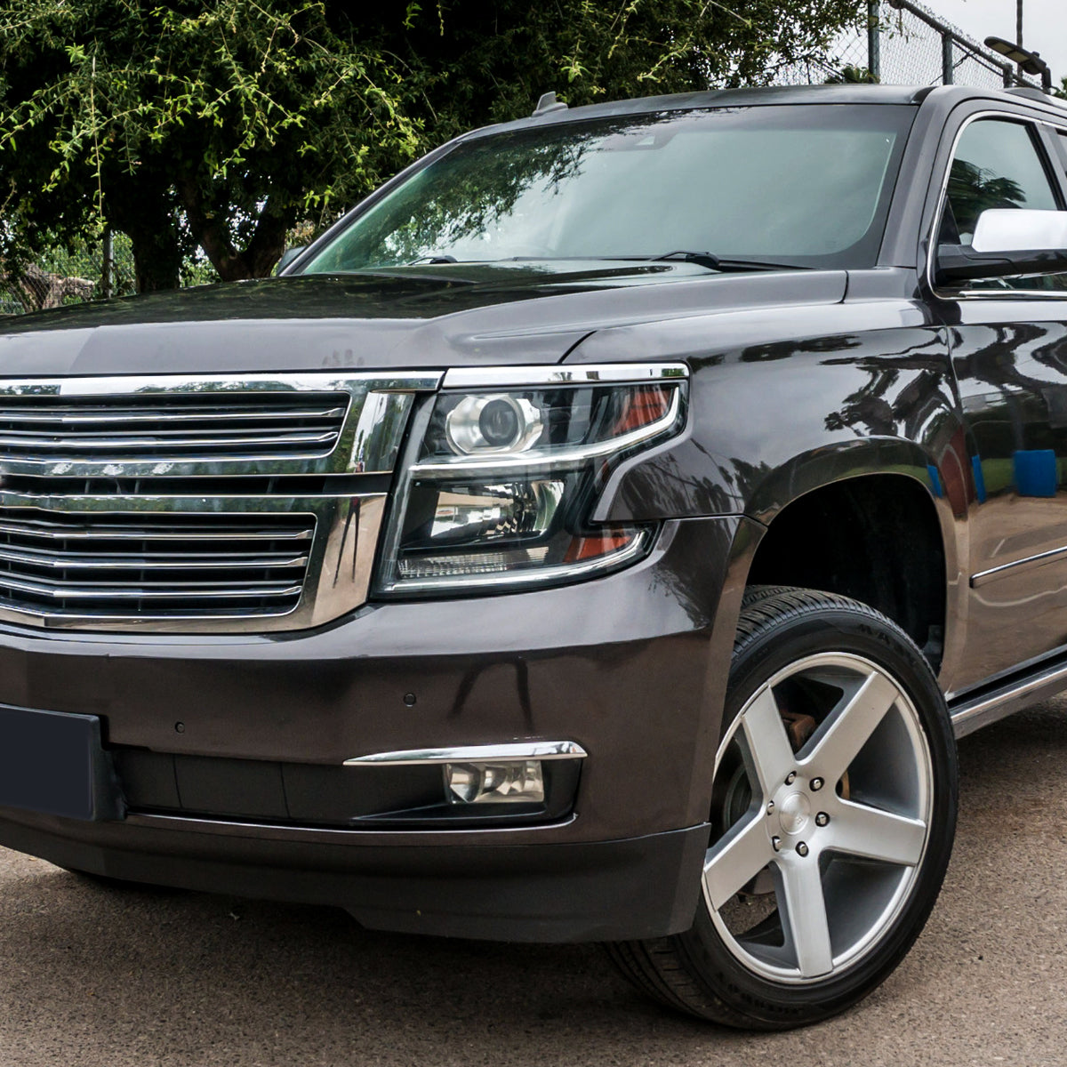 Spec-D 15-20 Chevy Tahoe/Suburban Projector Headlights LED Strip Black