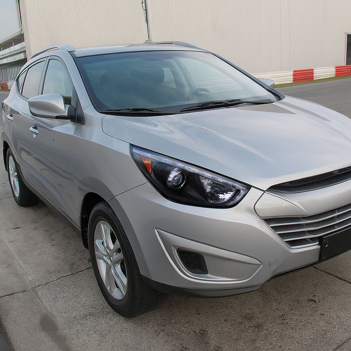 Spec-D 10-13 Hyundai Tucson Projector Headlights LED Strip Black