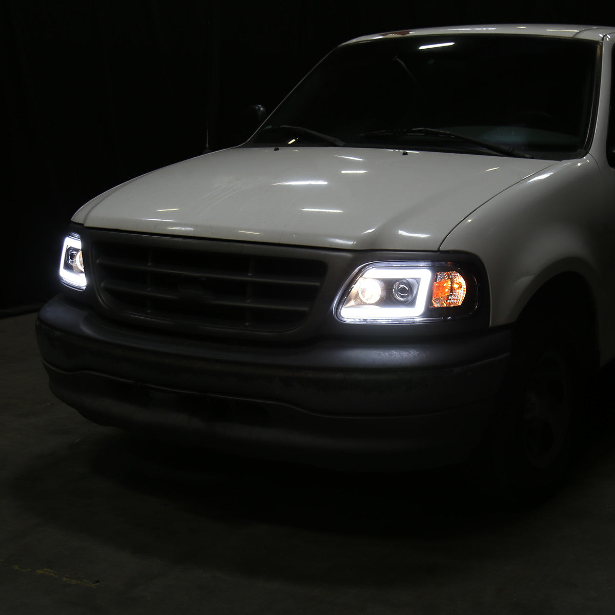 Spec-D 97-04 Ford F-150 Projector Headlights LED C-Bar Black