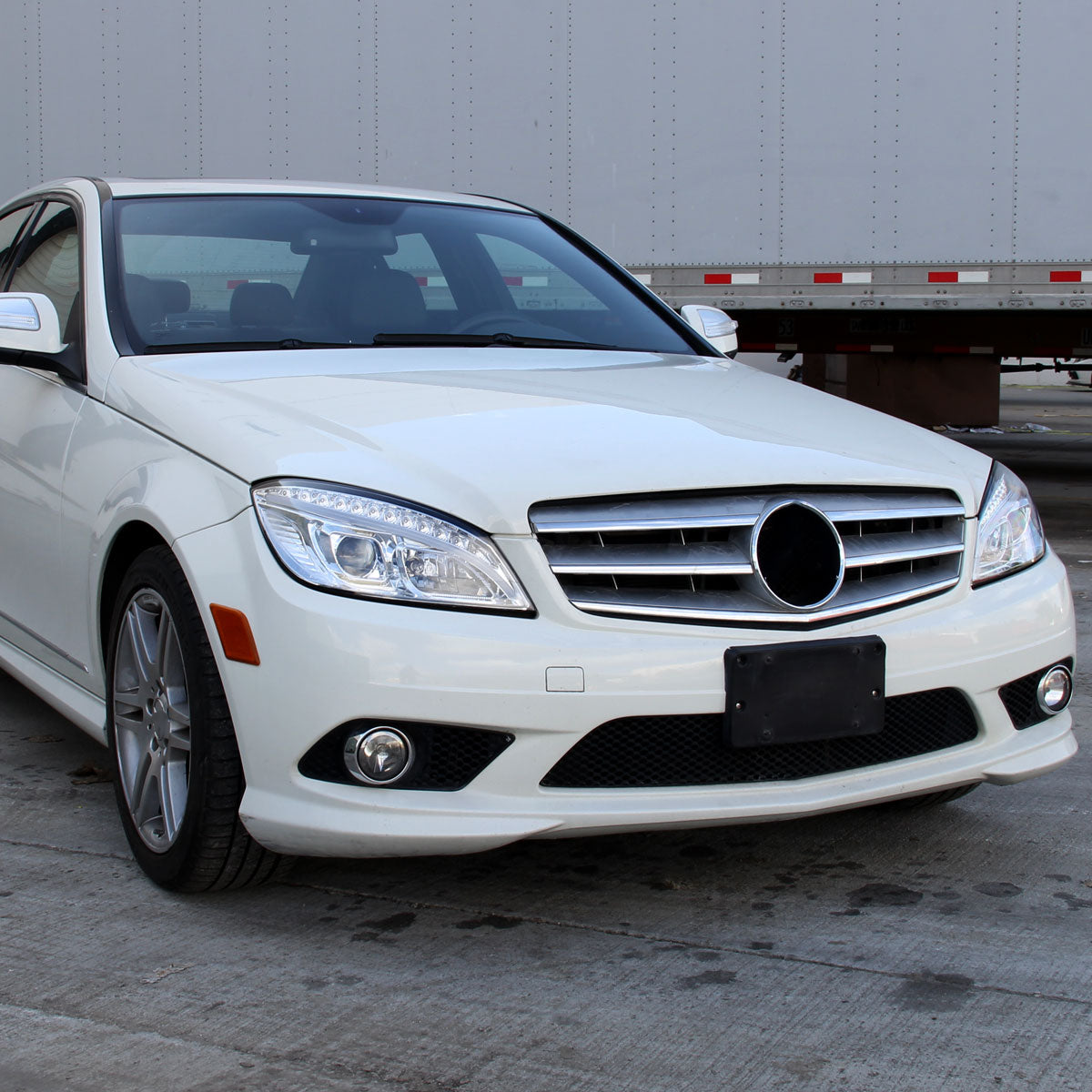 Spec-D 08-11 Benz W204 C Class Pro Headlights Light Bar & Turn Lights