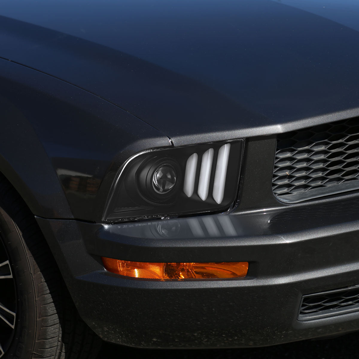 Spec-D 05-09 Ford Mustang LED Bar Projector Headlights Matte Black