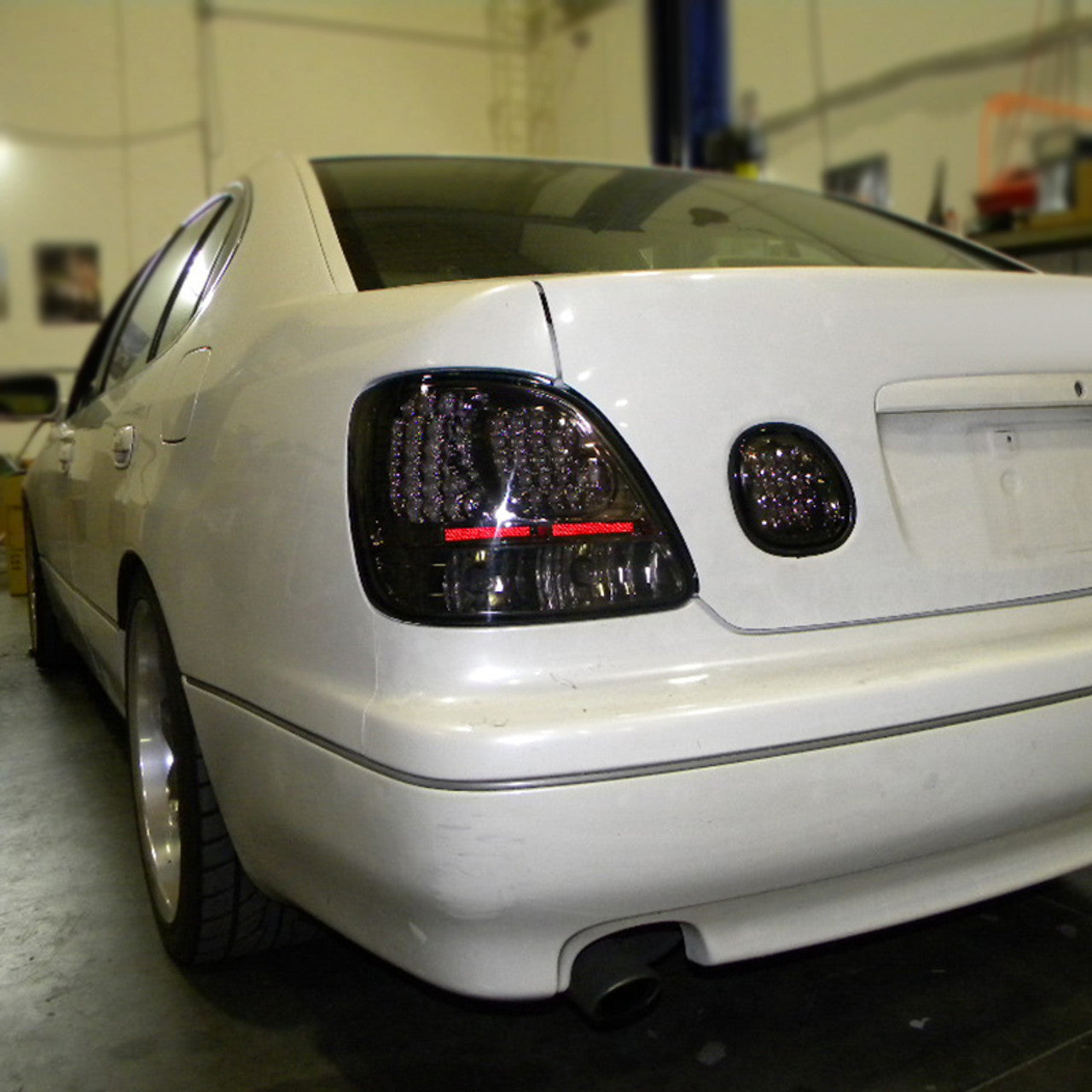Spec-D 98-05 Lexus GS300/400/430 Tail Lights LED Chrome/Smoked