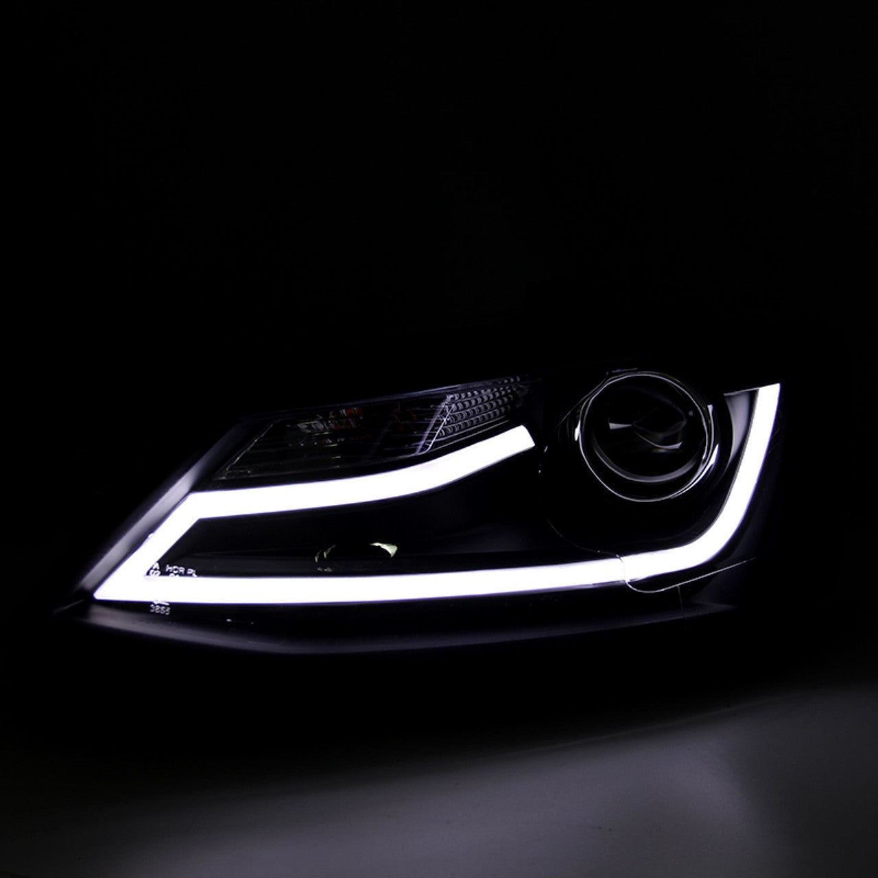 Spec-D 11-18 VW Jetta MK6 Headlights LED Bar Projector Matte Black/Clear